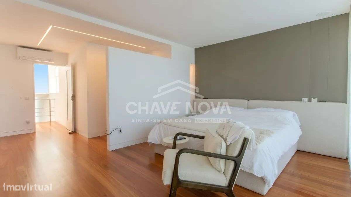 Moradia T3 com 4 casas de banho e piscina na Madalena-31