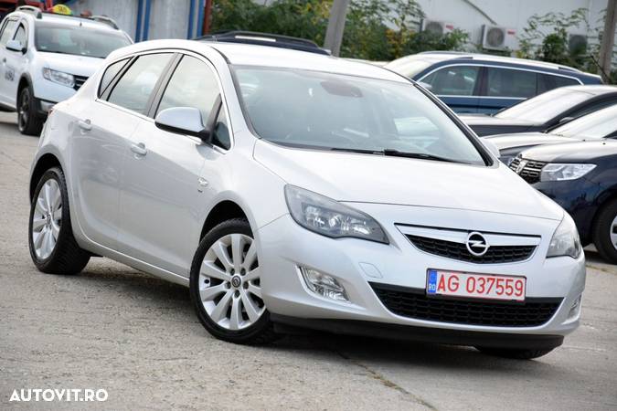 Opel Astra 1.7 CDTI DPF Cosmo - 1