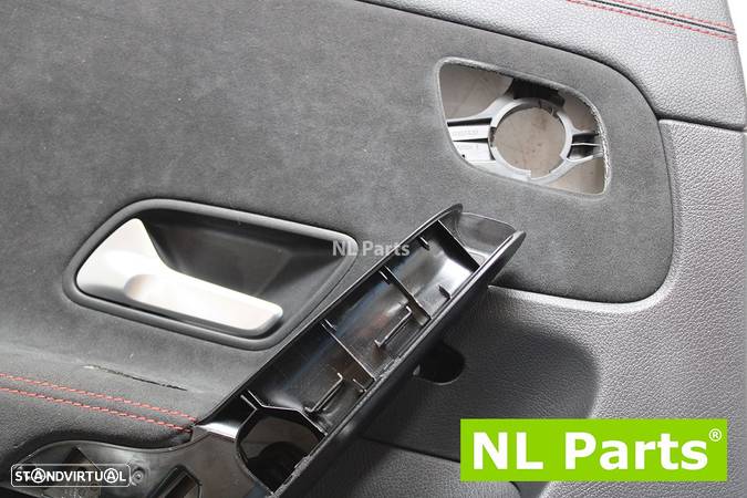 Revestimento da porta Mercedes CLA C118 A1187305900 - 3