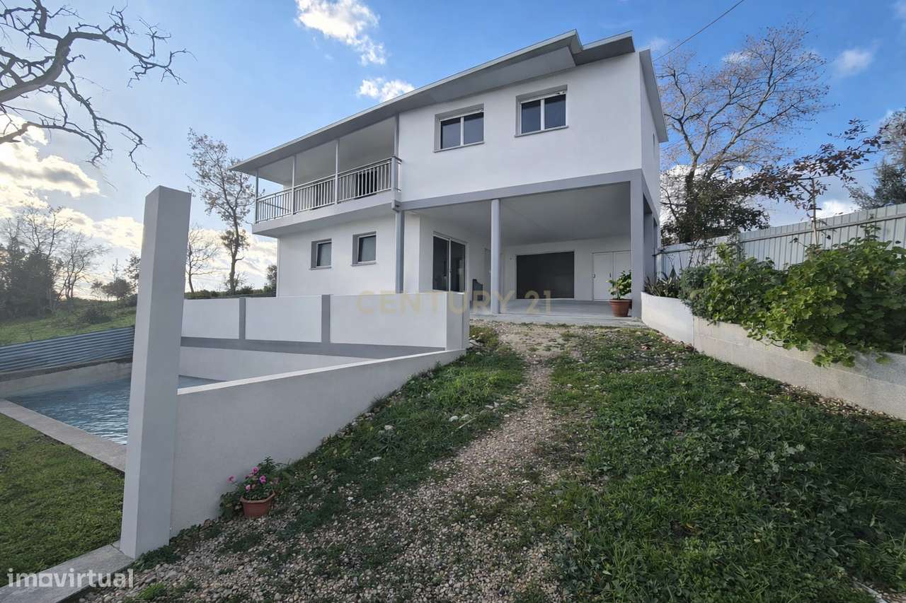 Moradia com Potencial de Ampliação para T4 em Lapa – Pombal.-15