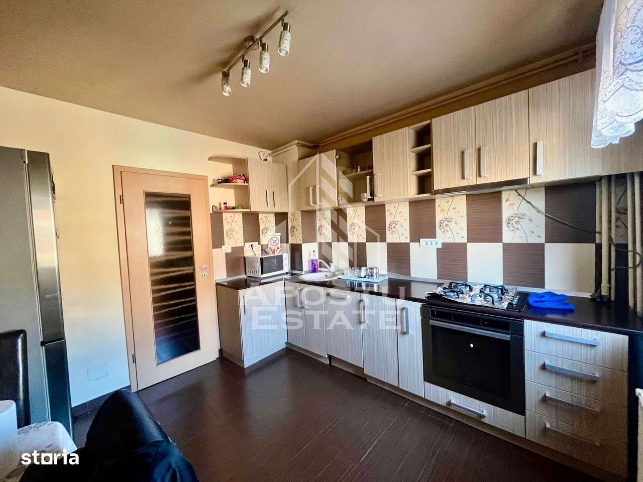 Apartament cu 3 camere, 2 bai, etaj intermediar, zona Aradului - Imagine principală: 5/12