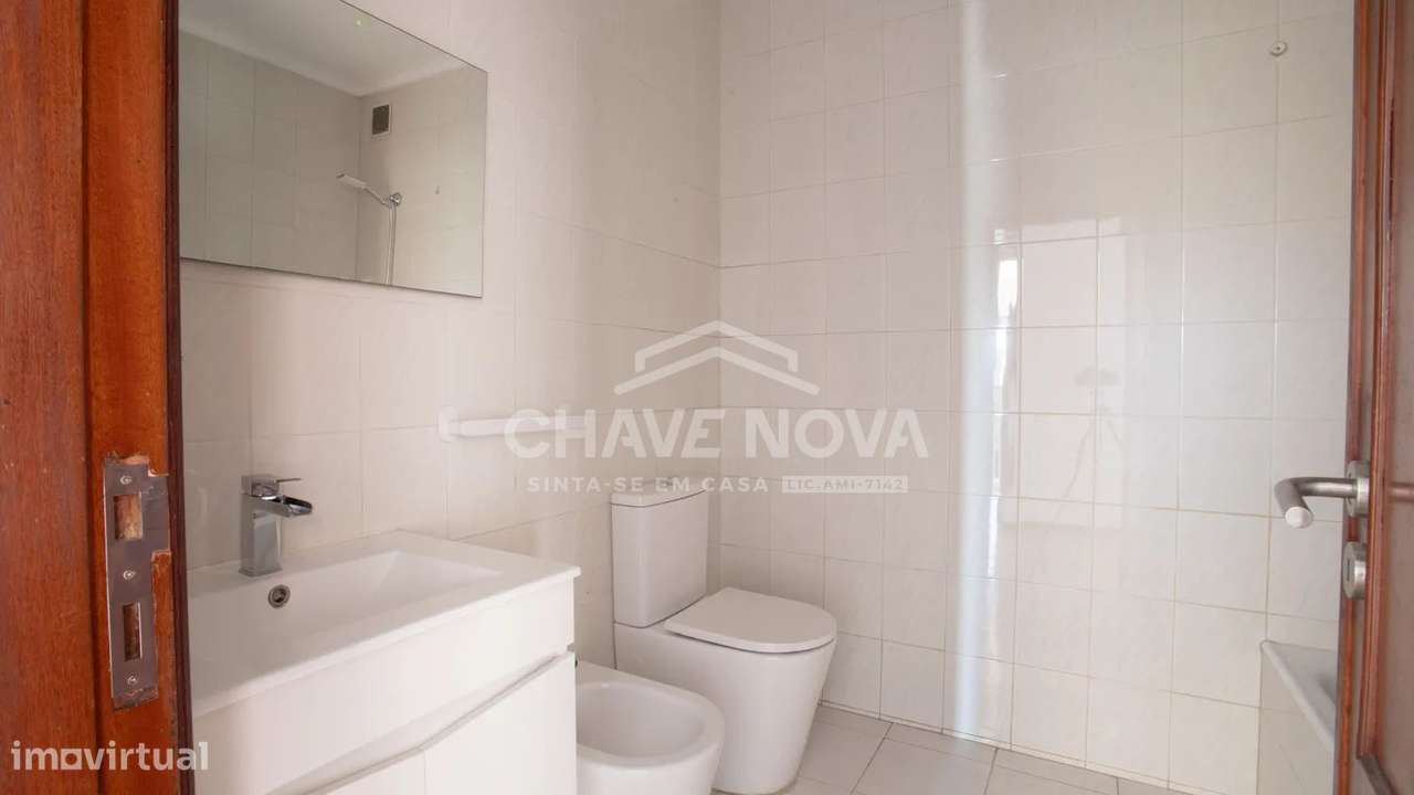 FN - T1+1 com garagem fechada | Canelas-13