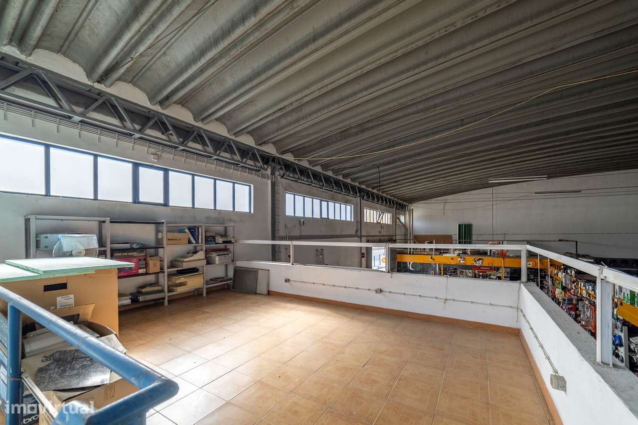 Armazém  Venda em Romeira e Várzea,Santarém - Grande imagem: 4/15