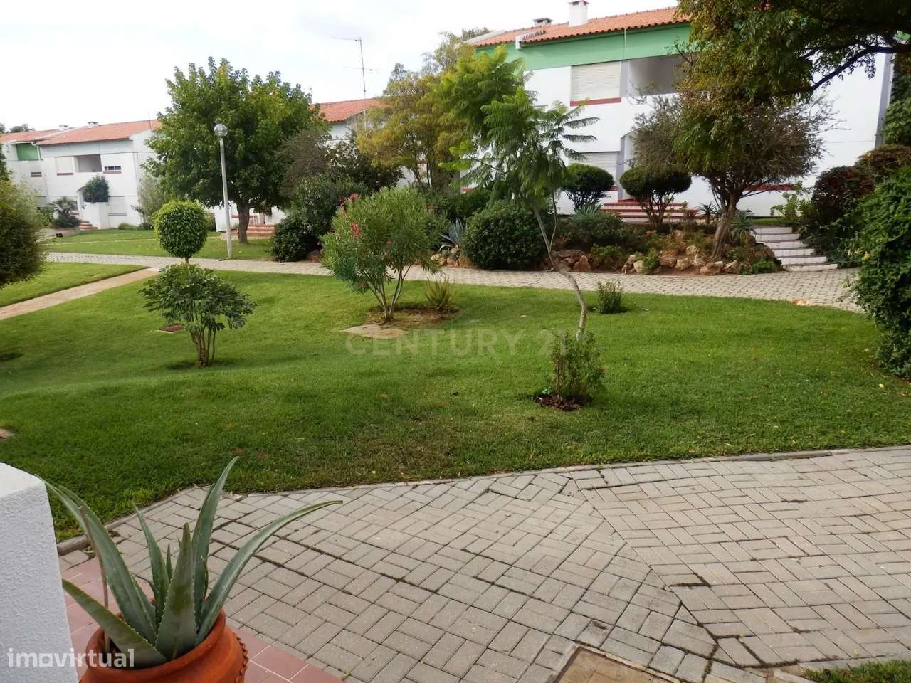 Apartamento T2 na Urbanização Colinas do Sol – Vilamoura - PERTO DO PI - Grande imagem: 2/8