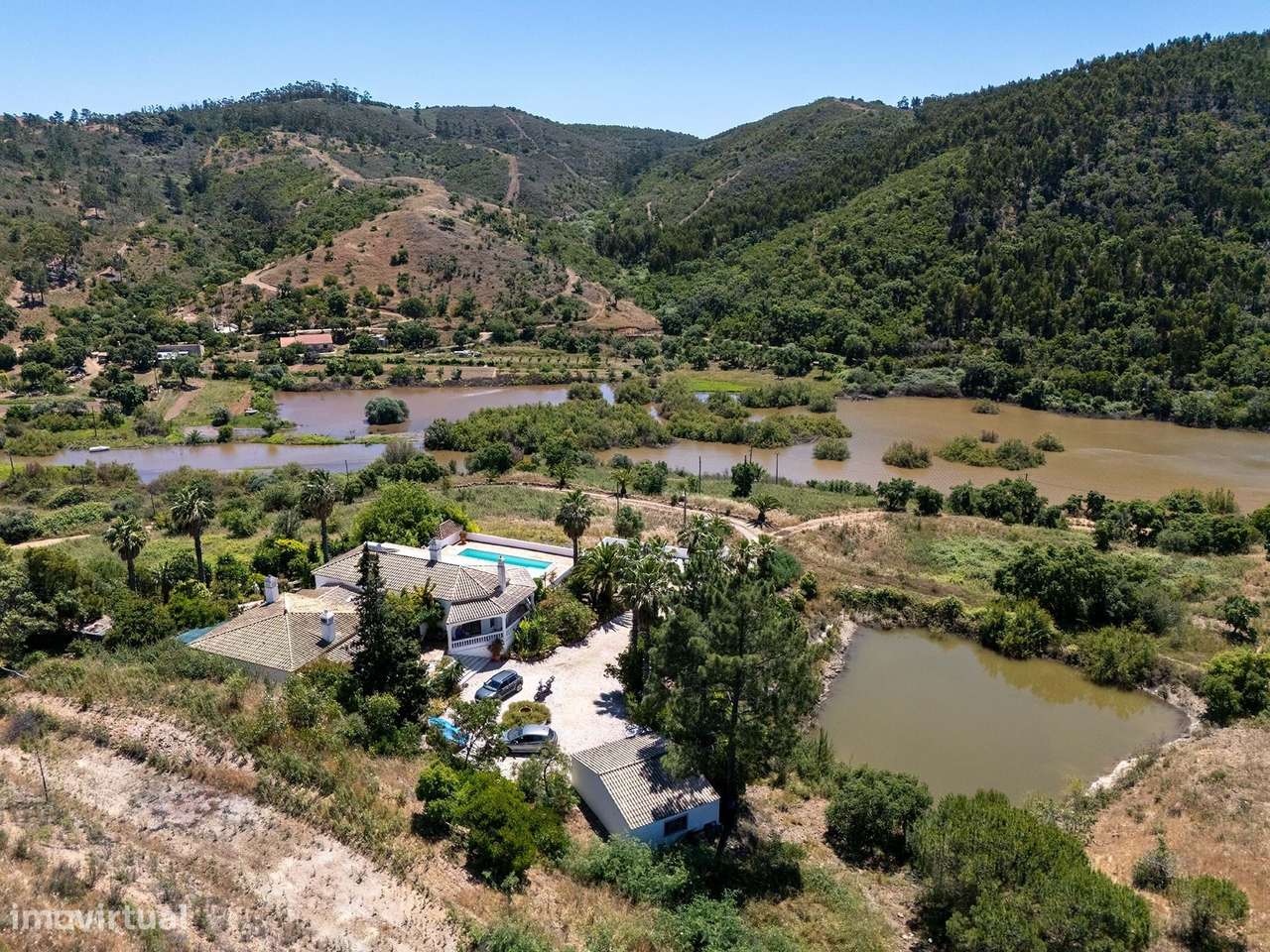 MORADIA  COM PISCINA, RUINA  E LAGO NATURAL PRÓXIMA DE LAGOS - BARRAGE-59