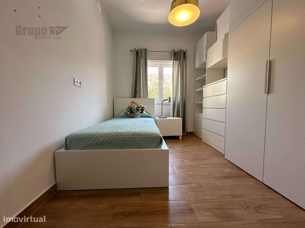 Excelente Apartamento T4 no Barreiro - Conforto e Modernidade-26