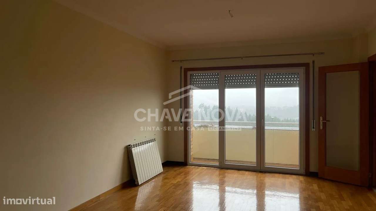 T2 c/ Varanda e Garagem Box em Mozelos - Grande imagem: 3/22