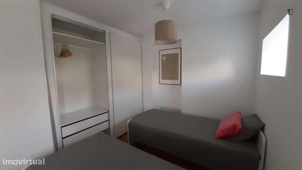 Quarto - localizado em Setubal - Grande imagem: 4/6