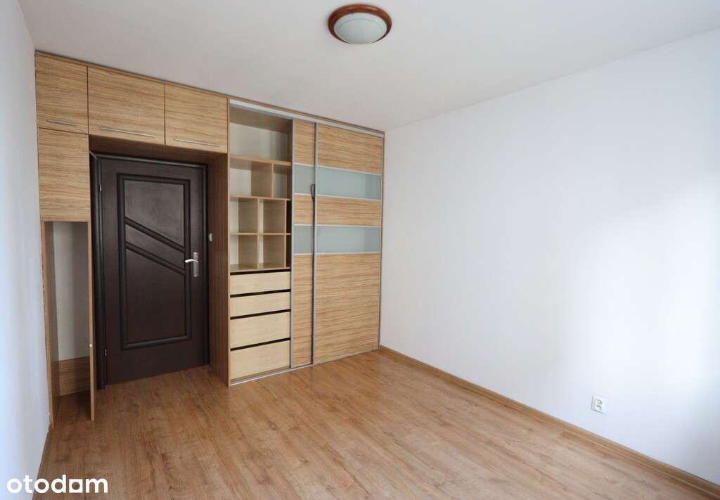 2 pok. i osobna kuchnia, loggia, zadbane-5