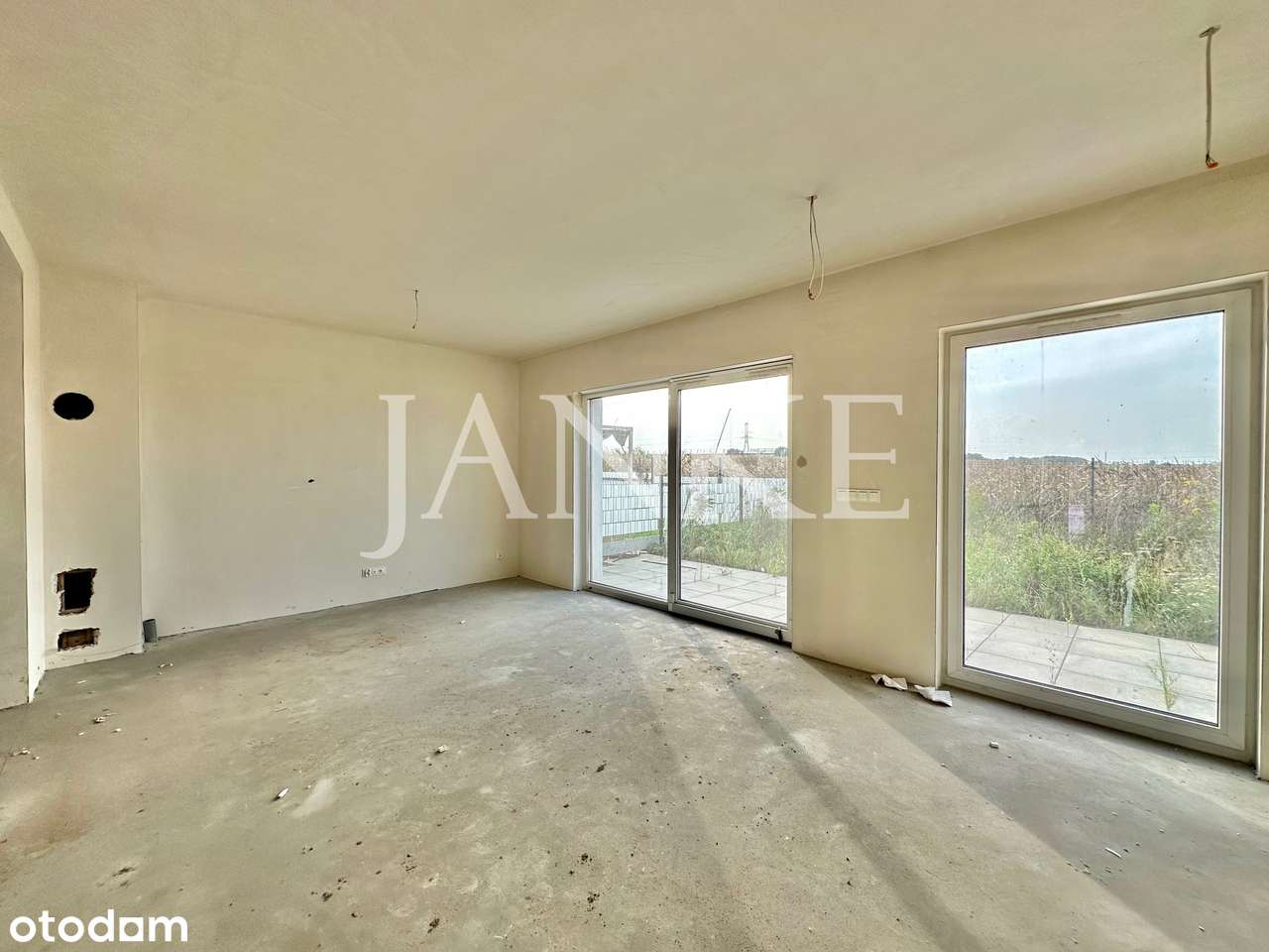 bez skosów/ DUŻY SALON/ kominek/ ogrz. podłogowe /światłowód-7