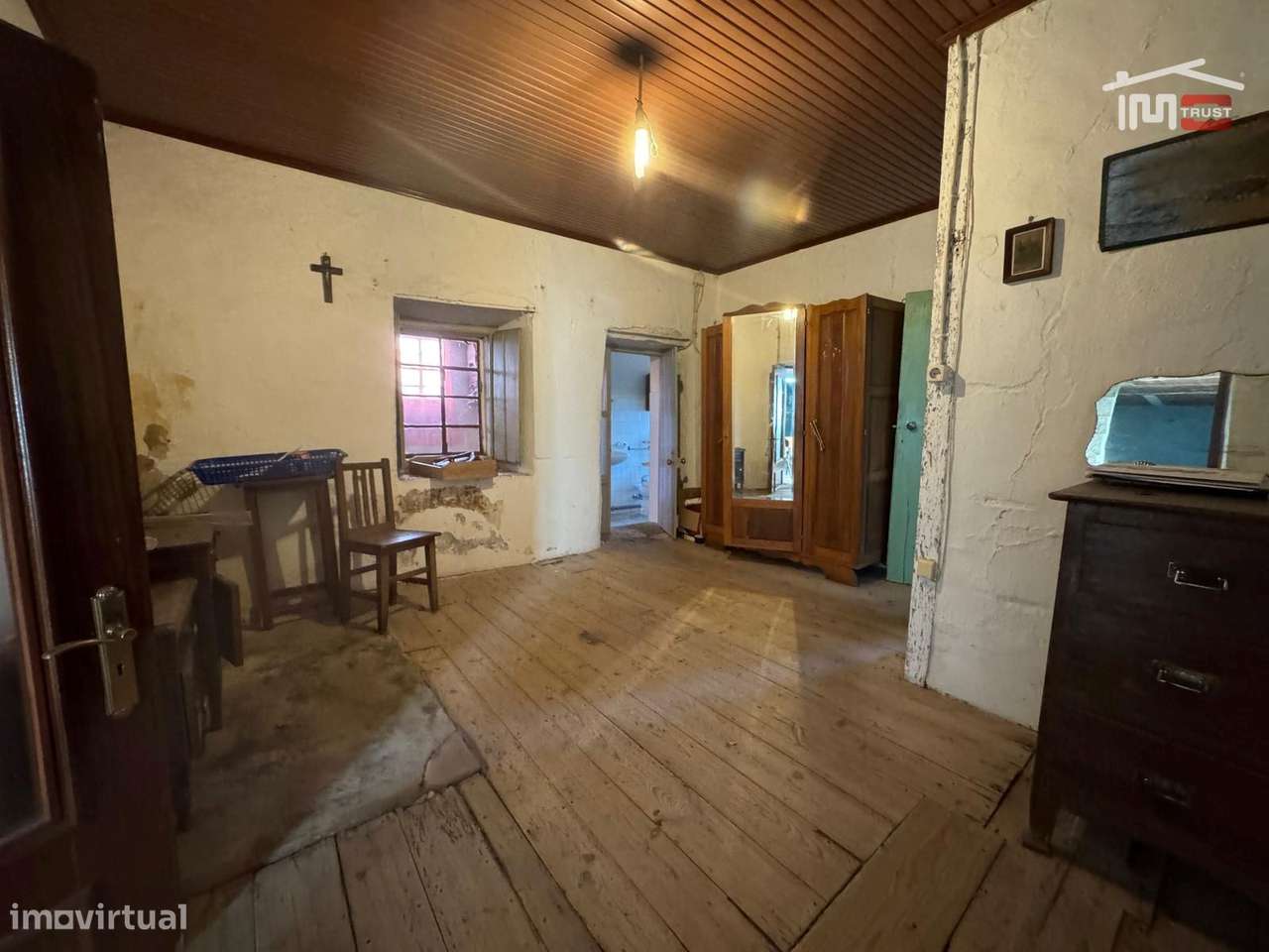 MORADIA PARA RESTAURAR EM ATOUGUIA - Grande imagem: 4/29