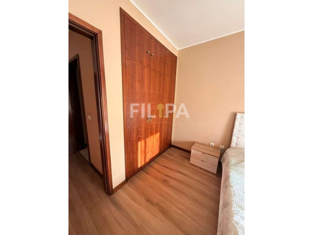 T2 no Último Andar com Varanda, Garagem e Arrumo em Valongo-21