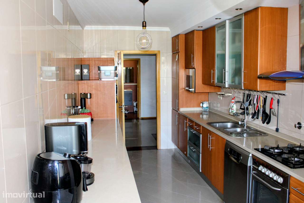 Apartamento T3 com elevador e garagem fechada em V. N. de Famalicão - Grande imagem: 5/13