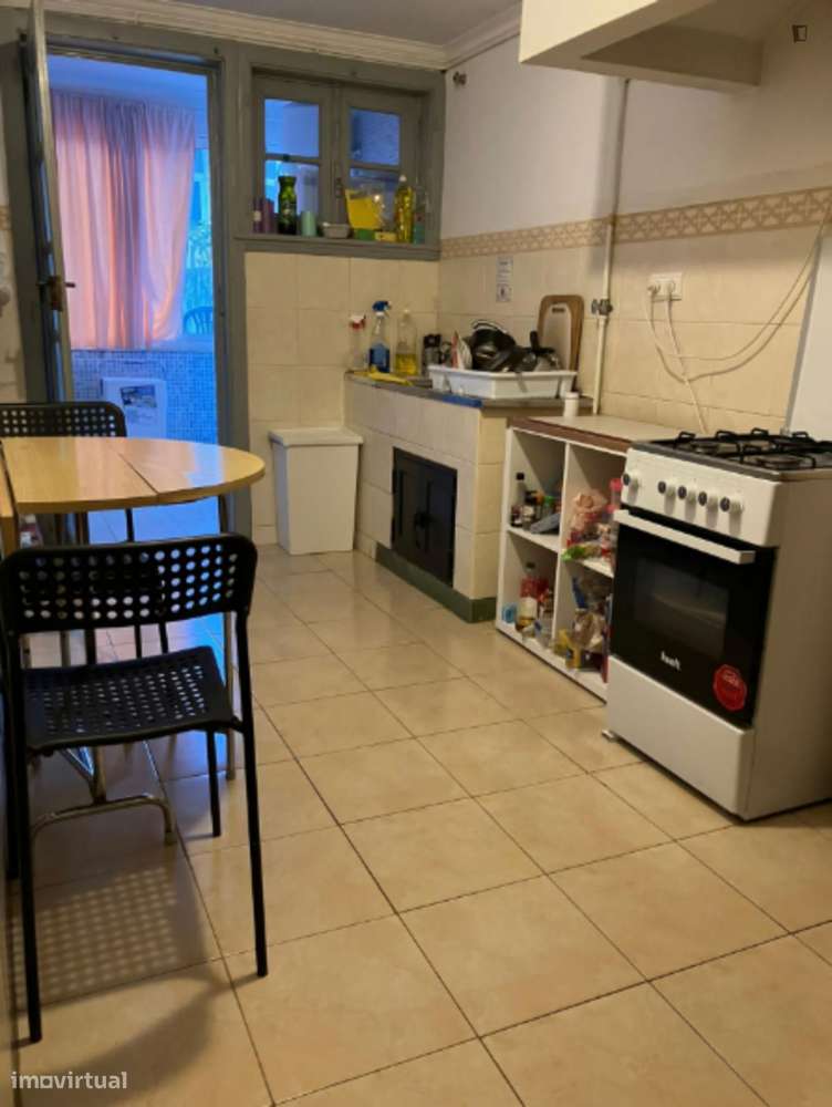 Quarto - localizado em  Coimbra - Grande imagem: 3/8