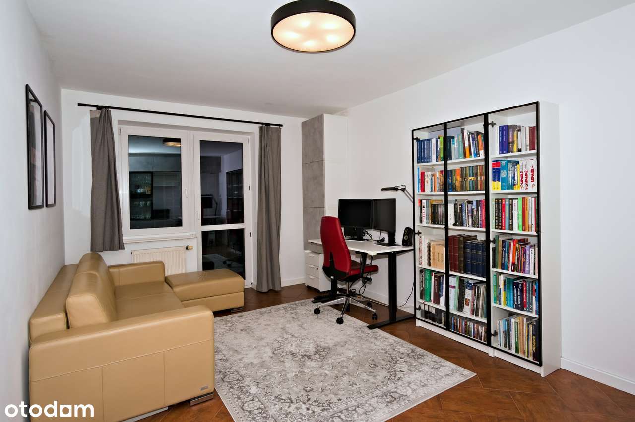 Mieszkanie położone na II piętrze w kameralnym budynku !-12