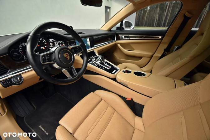 Porsche Panamera Standard - 12