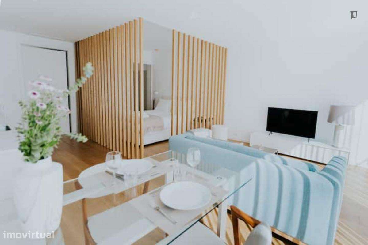 Estúdio - localizado em Santo Ildefonso Porto - Grande imagem: 2/10