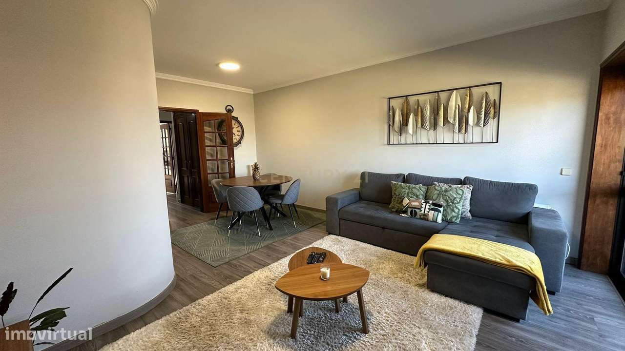 Apartamento T2 com garagem para 2 carros em Santa Joana - Grande imagem: 2/16