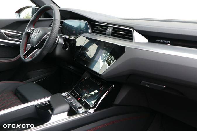 Audi e-tron 55 Quattro S Line - 26