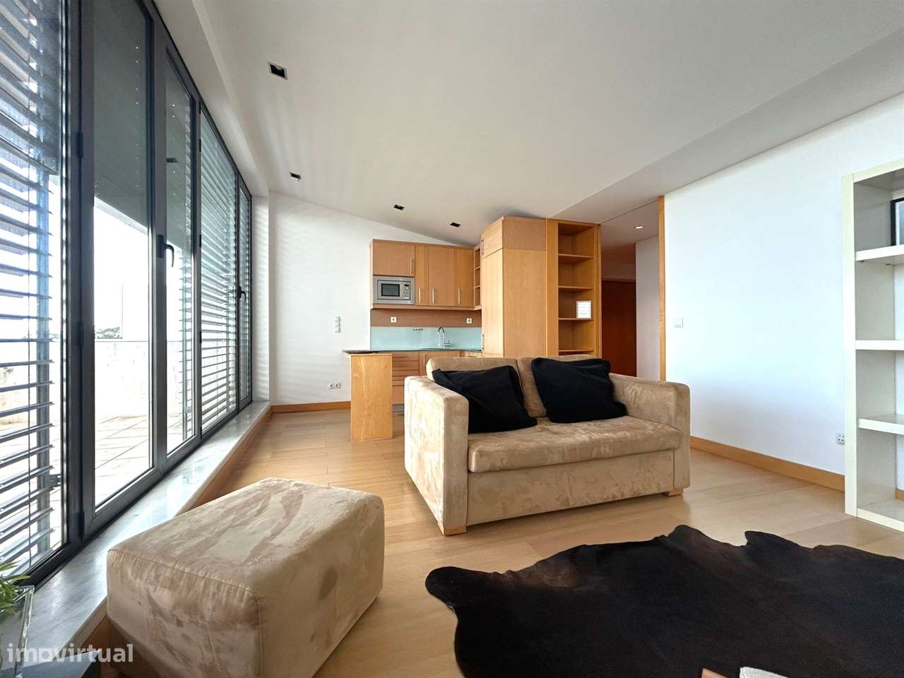 T1 Penthouse c/ terraço | equipado e mobilado e garagem junto ao Norte - Grande imagem: 5/22