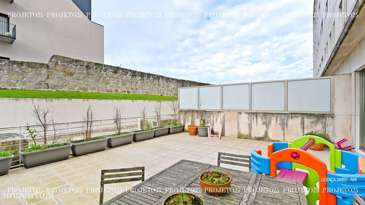 T2 C/ Terraço Privativo em Condº Fechado com piscina  - Casa da Música-21