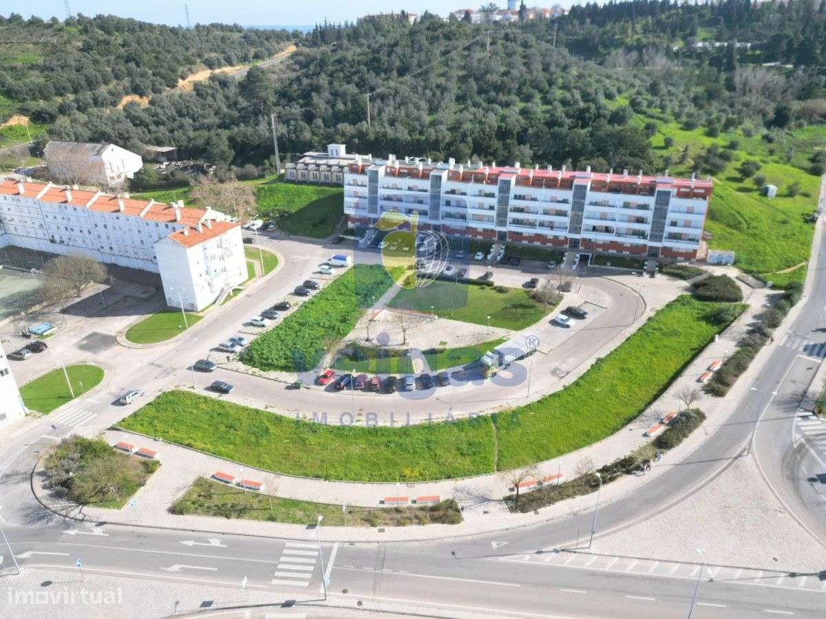 Lote para edífico com 5 pisos e 2 caves em Santarém com vista urbana-3