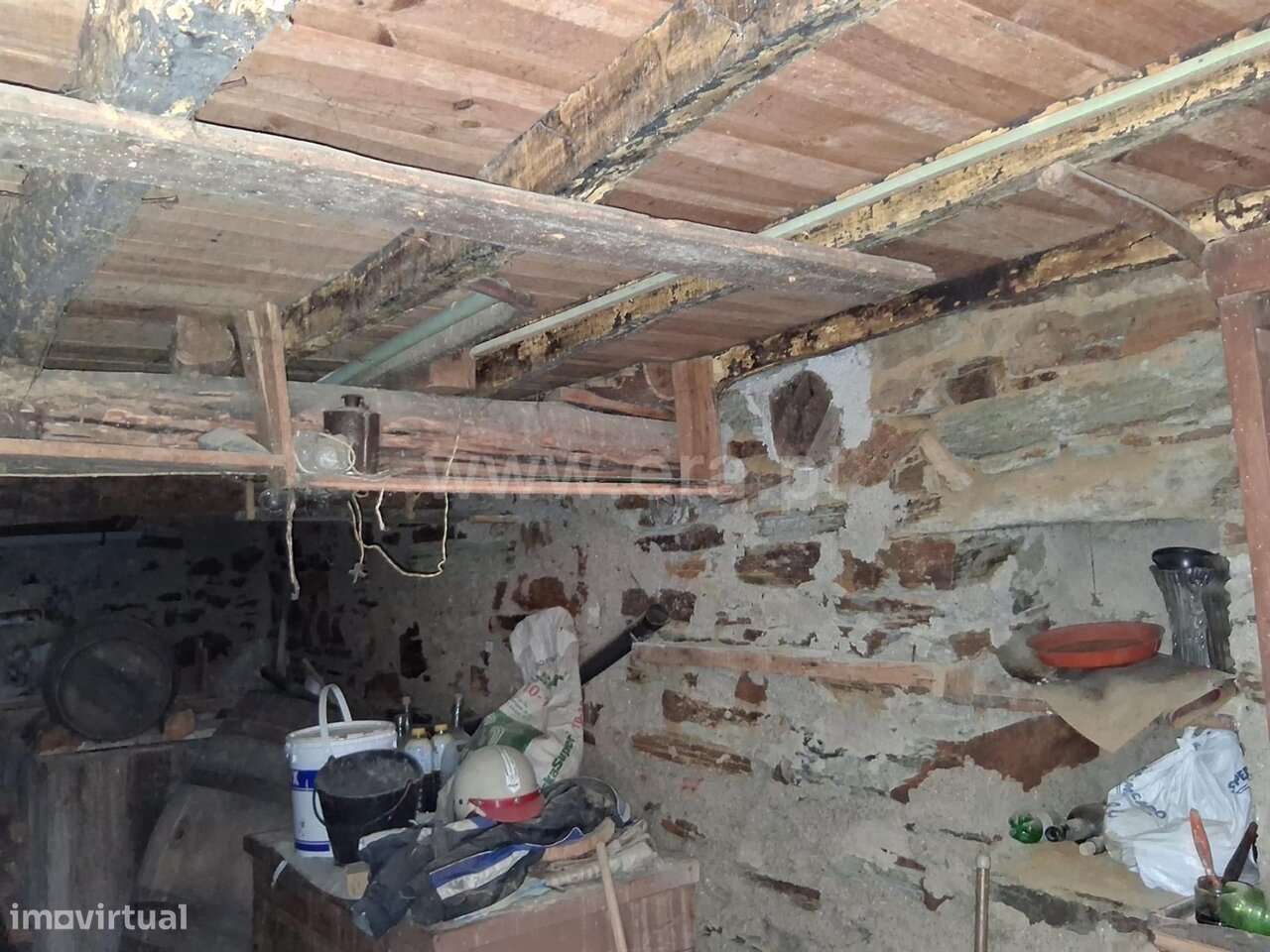 Moradia T2 / Seia, Vila Cova à Coelheira - Grande imagem: 2/11