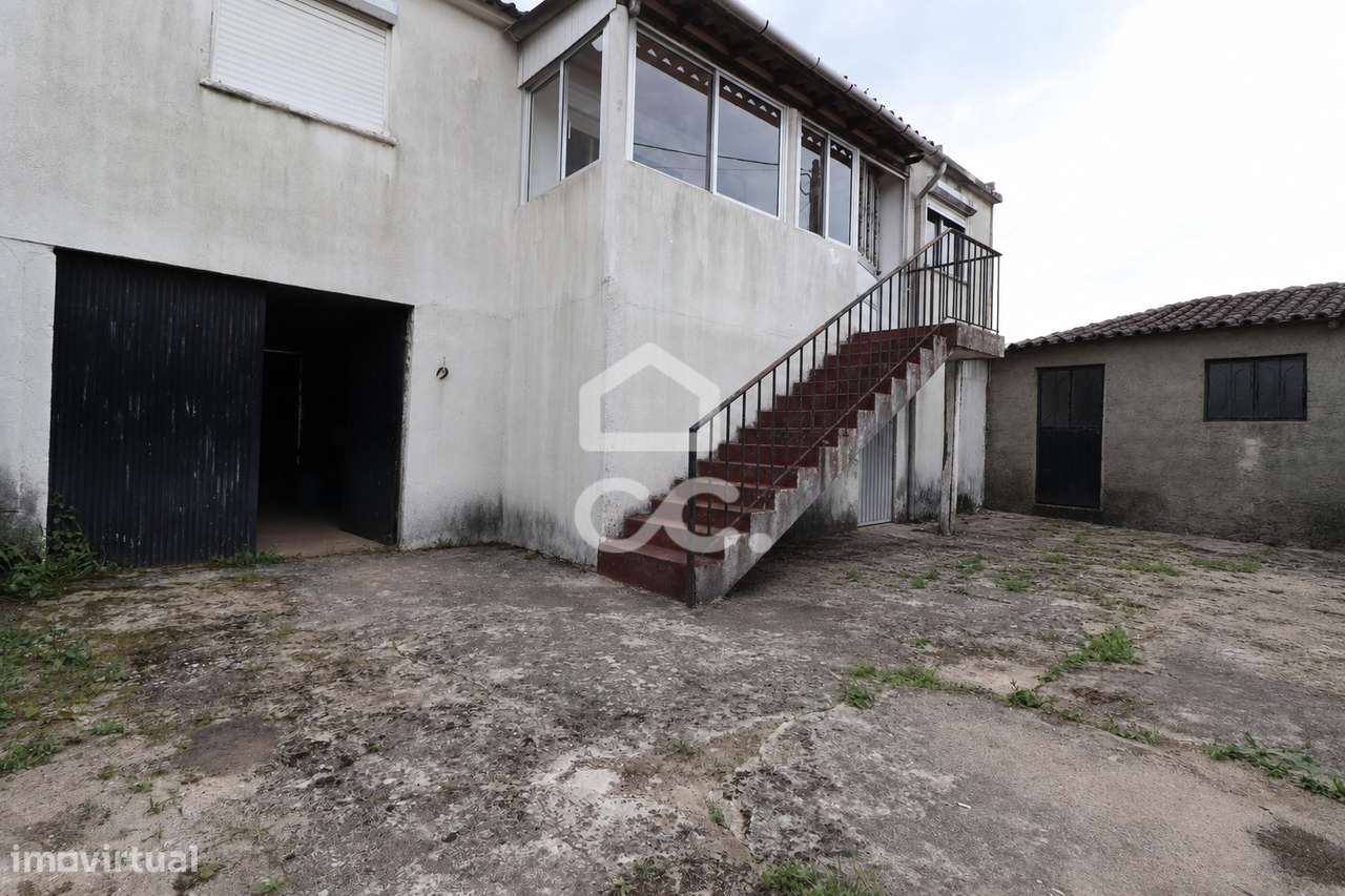 Moradia com Terreno – Pronta a Habitar | Zona do Cercal – Aguda-9
