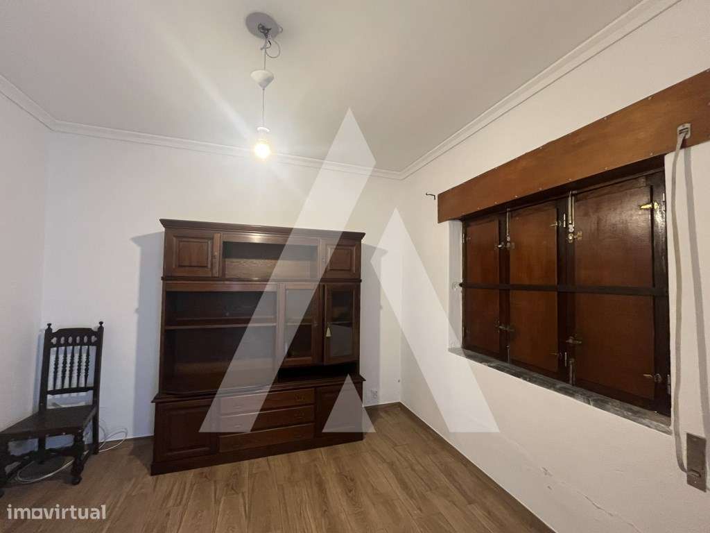 Moradia T4 com quintal e garagem em Arraiolos-6