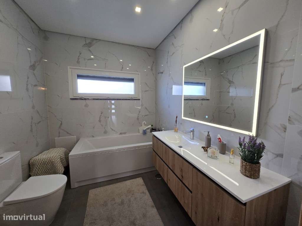 Moradia térrea T3 com garagem perto de Coruche-10