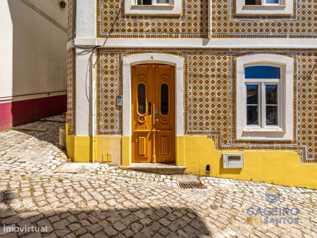 Apartamento Único com Charme Histórico e Conforto Moderno a Passos ...-44