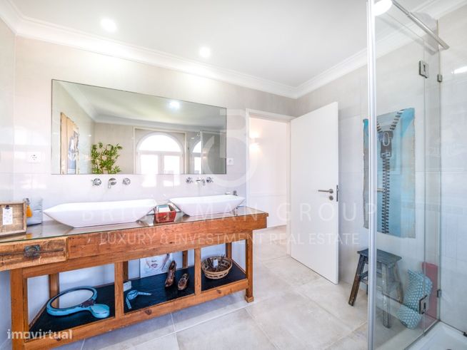 Moradia T4 + 1 com jardim e piscina, em Bicesse, Cascais-34