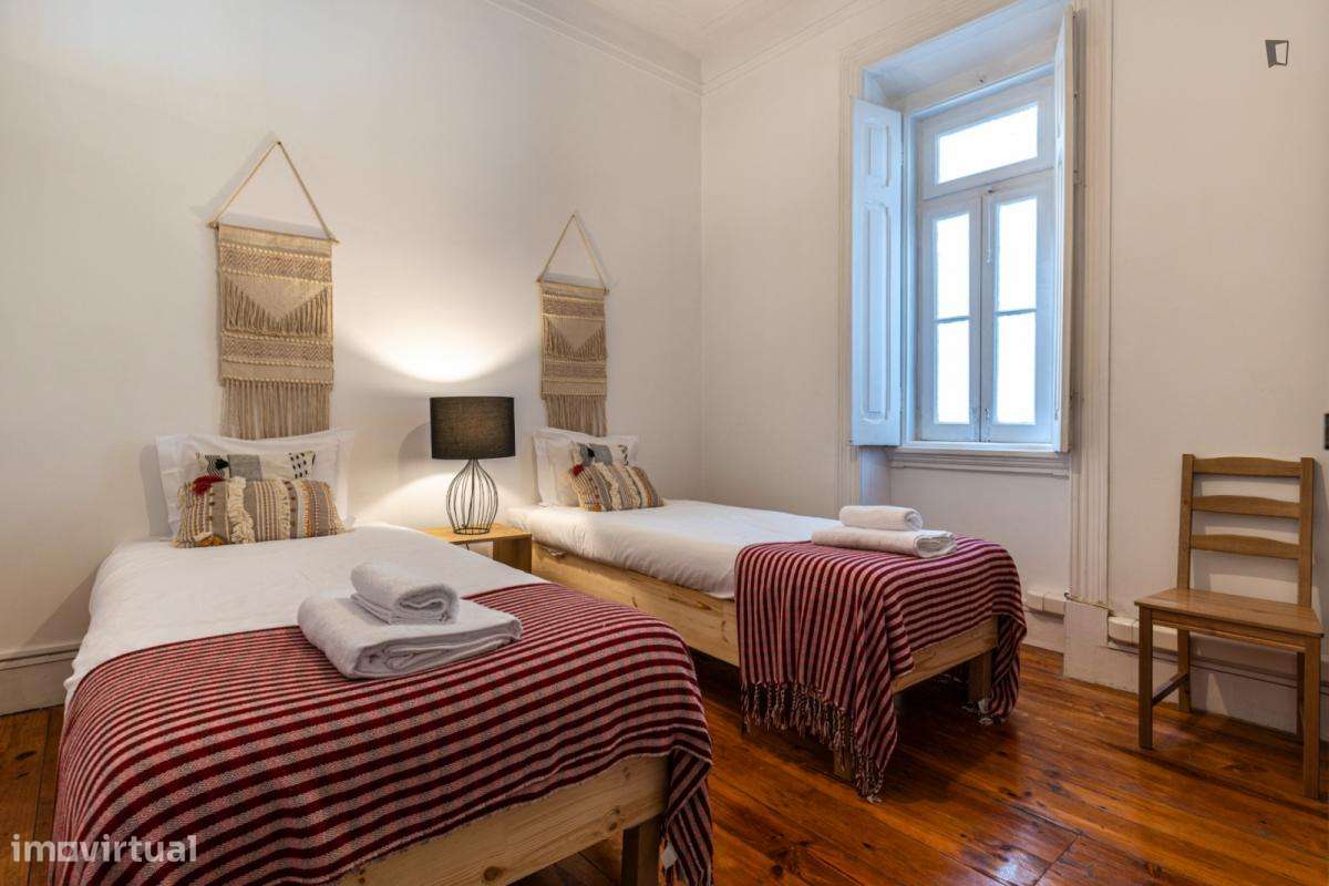 Apartamento com 4 quartos - localizado em Entrecampos Lisbon - Grande imagem: 2/45
