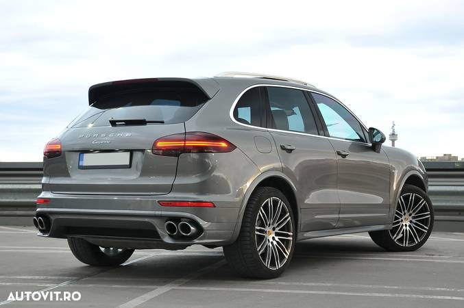 Porsche Cayenne 3.0 L - 10