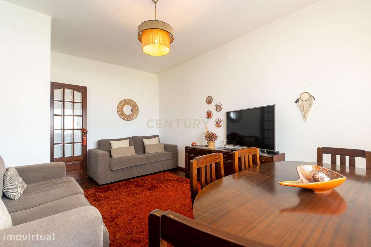 T2 no coração de Peniche | Rua Garrett | Oportunidade para viver ou re - Grande imagem: 3/20