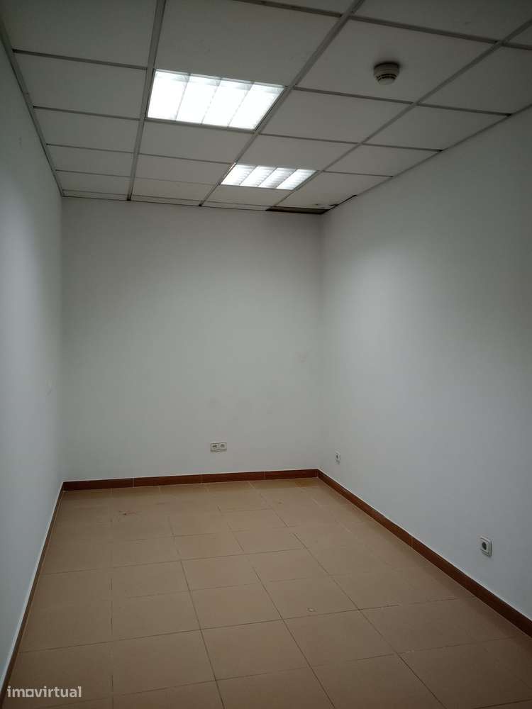 T1+1 com terraço na Damaia de Cima - Grande imagem: 4/9