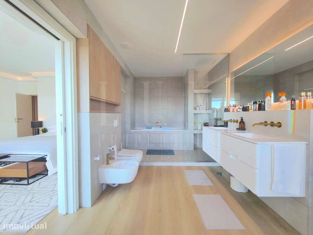 PENTHOUSE T5 DE LUXO COM VISTA FRONTAL DE MAR NO CENTRO DO ESTORIL-32