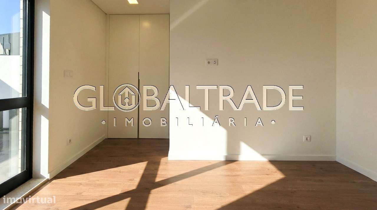 Apartamento T2 Renovado & Equipado em Matosinhos-37
