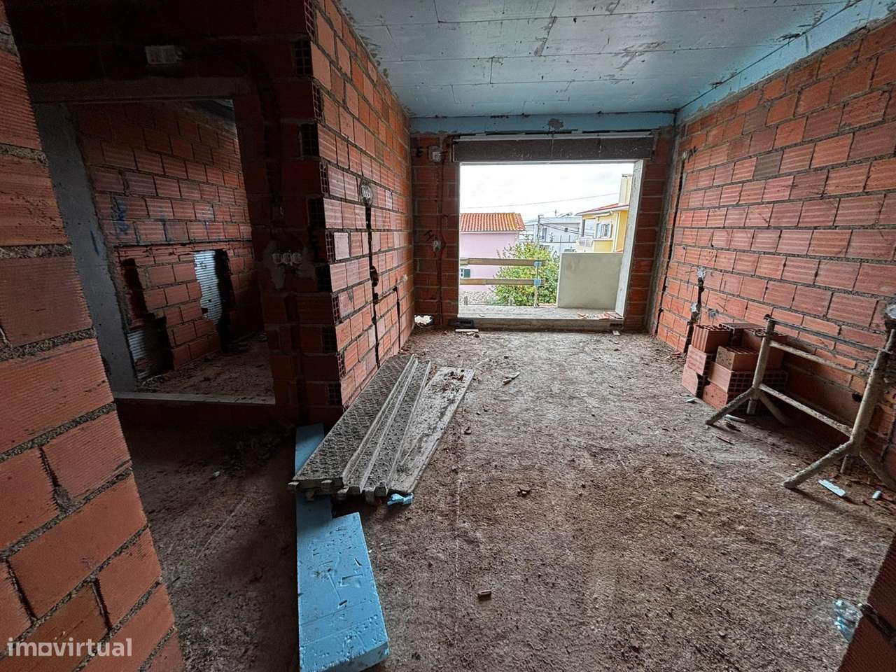 Moradias T4 com 3 suítes e piscina em Fernão Ferro. - Grande imagem: 4/33