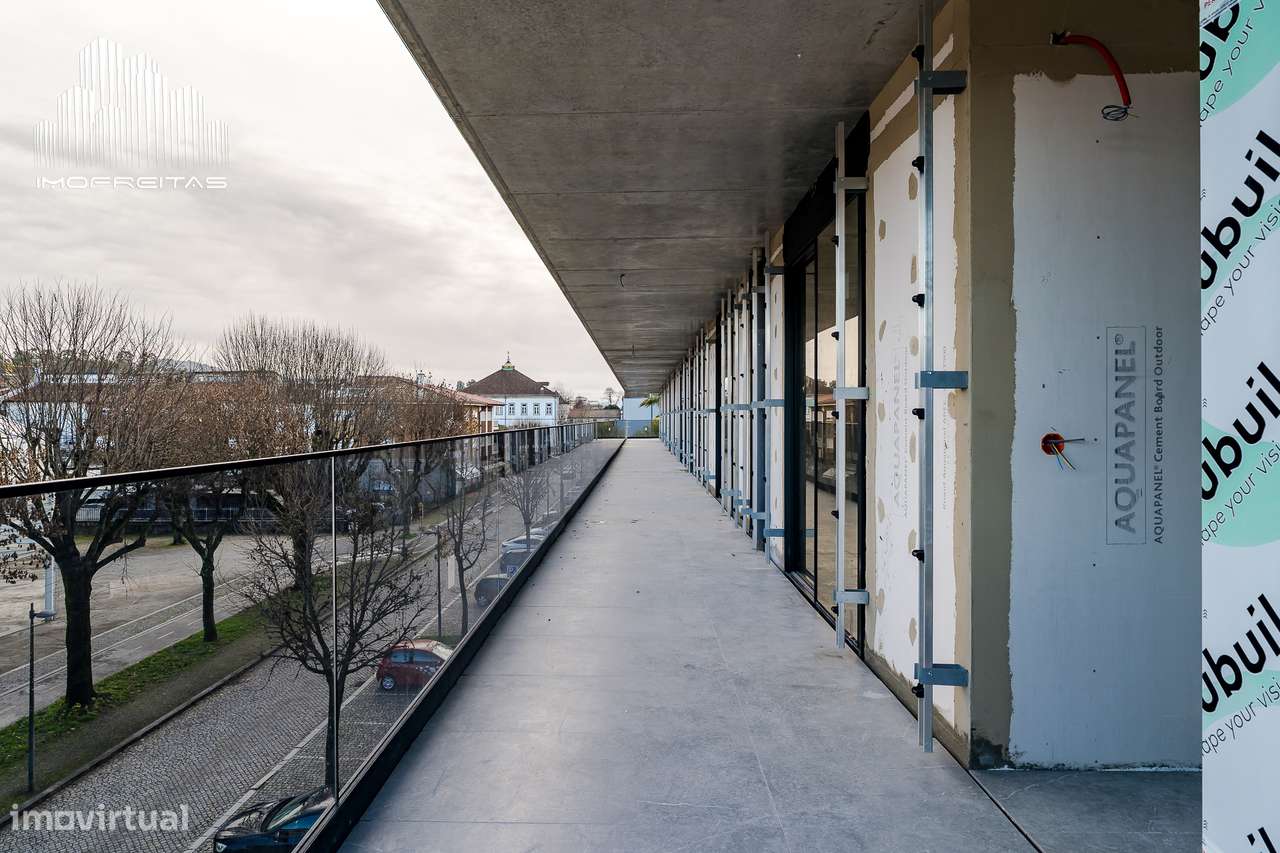 Fantástico T2 com 2 Frentes e com Excelentes Áreas! - Grande imagem: 3/28