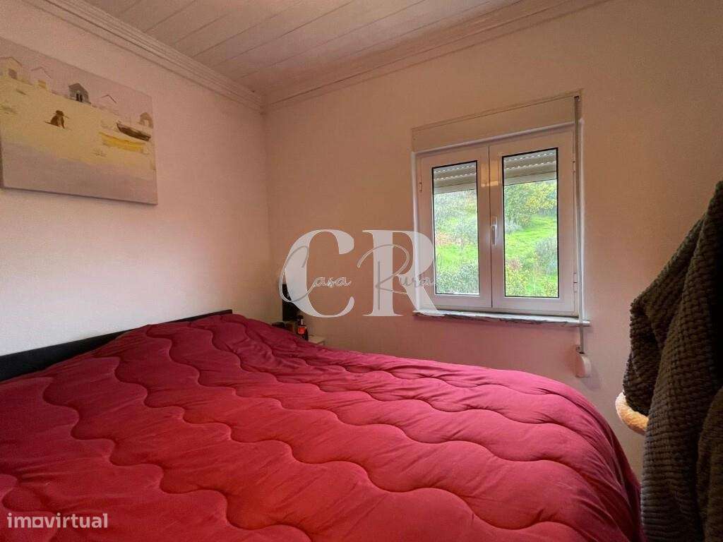 Casa de 4 quartas renovada com terreno em Vila Nova de Poiares-16