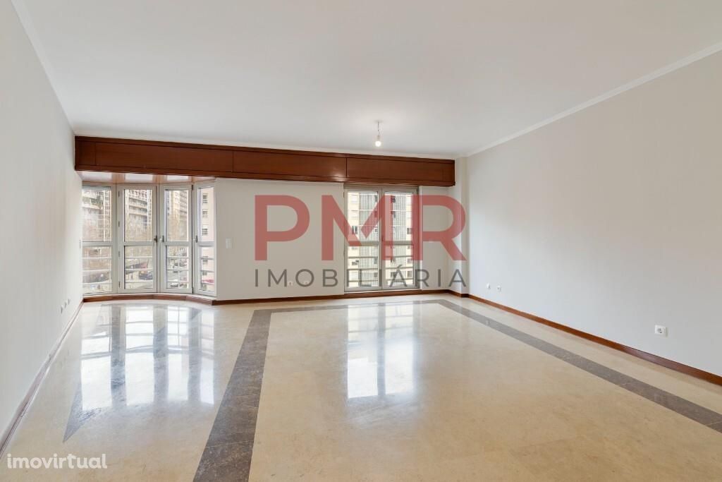 Apartamento T3 no Lumiar junto ao metro