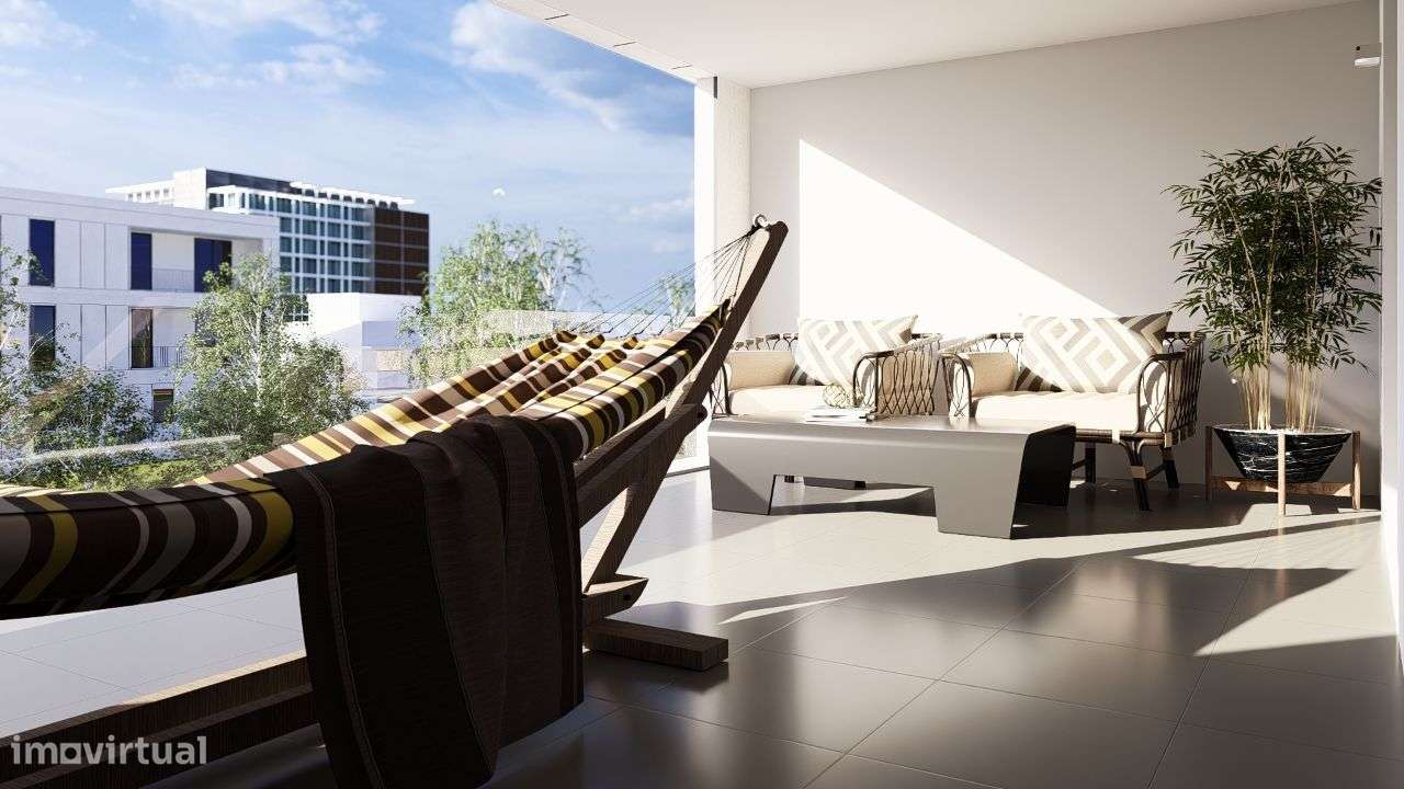 T2 Portimão Novo 2 frentes, varanda e terraço 2 lugares de garagem - Grande imagem: 5/48