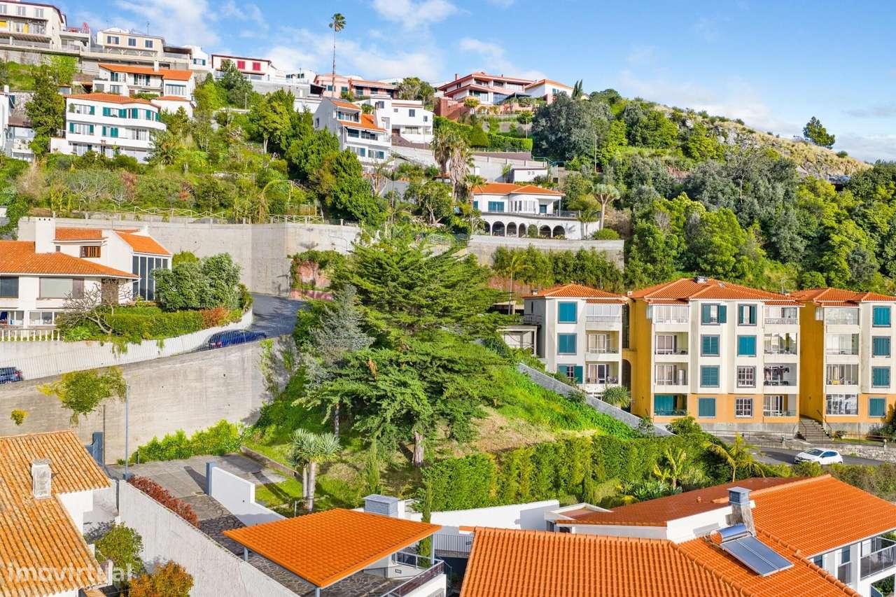 Terreno com Projeto Aprovado e Vista Oceano | São Gonçalo, Funchal-3