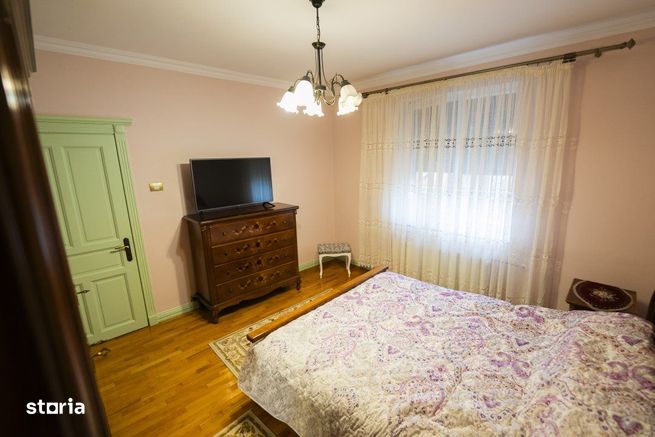 Casa cu personalitate Strada Spania-13