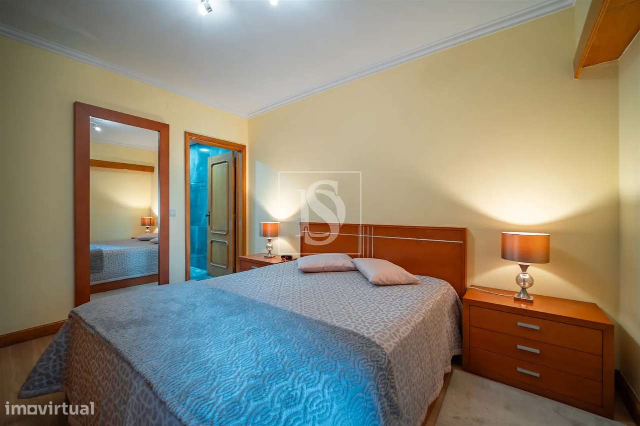 T2 Renovado com Garagem em Urgezes – Junto ao Centro de Guimarães!-12