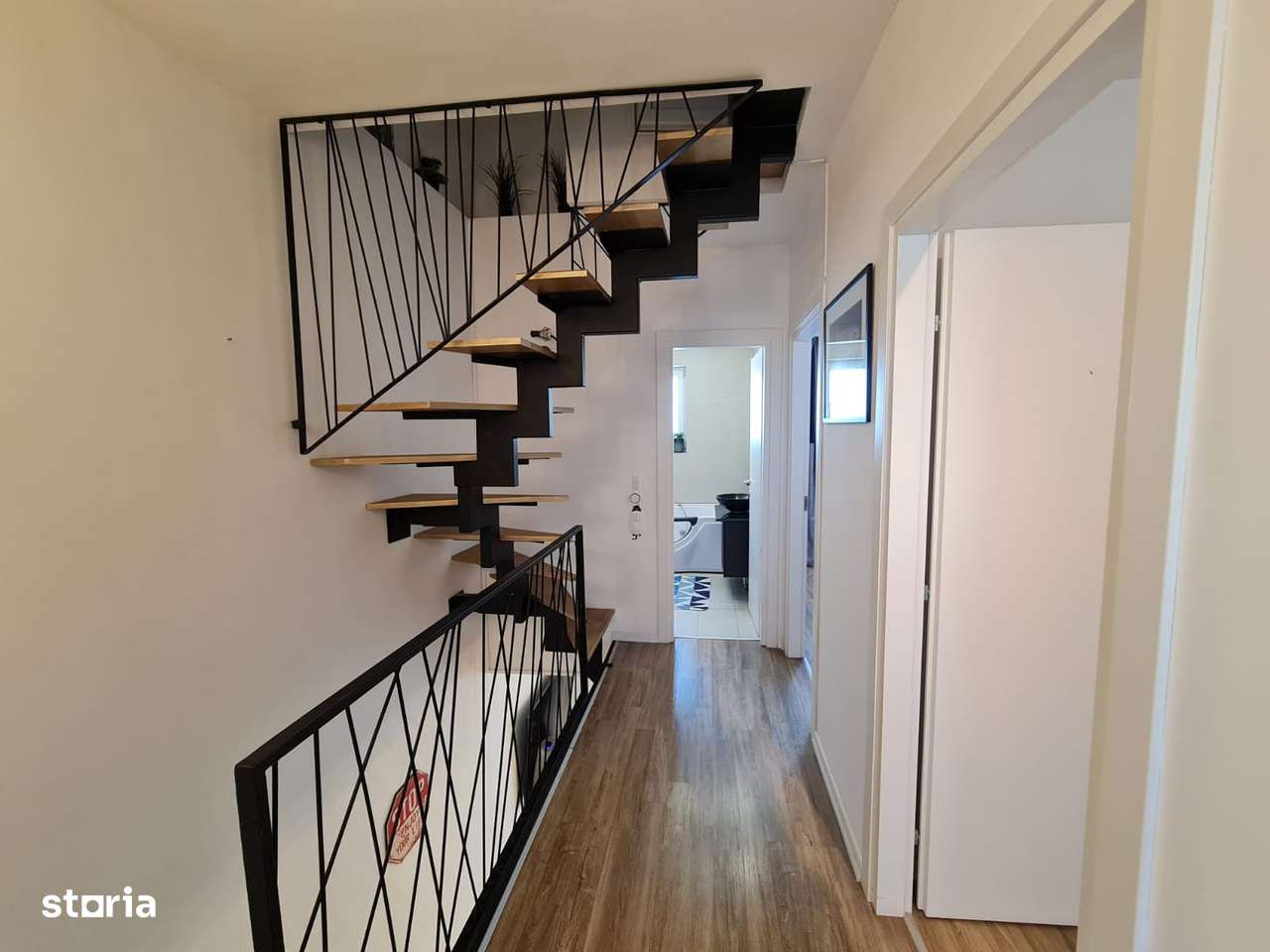 COSMOPOLIS - Vila Tip NC, cu mansarda si pergola-13