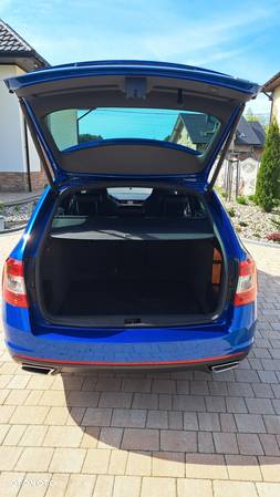 Skoda Octavia Combi 2.0 TDI RS - 9