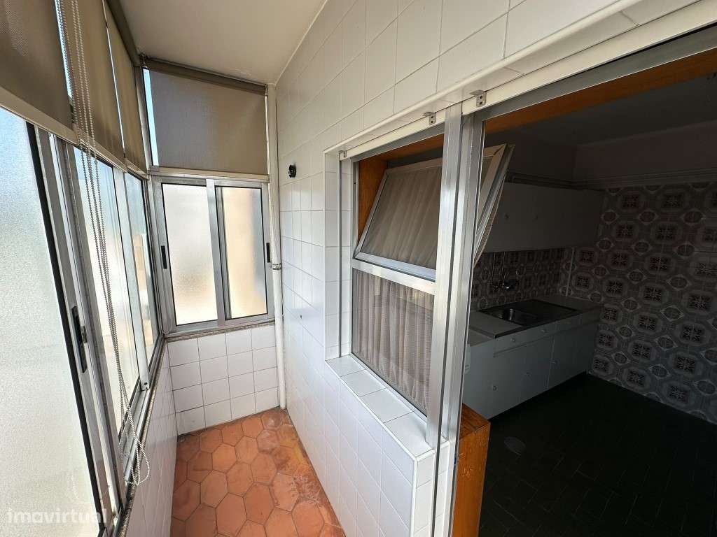 Apartamento T2+1 no centro da Maia-9