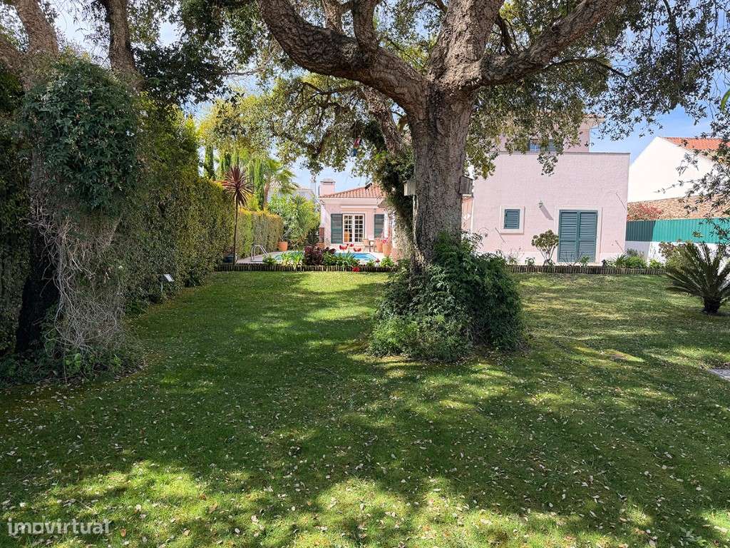 Moradia com Piscina, lote de 865 m2, a vendas nas Casas de Azeitão-5